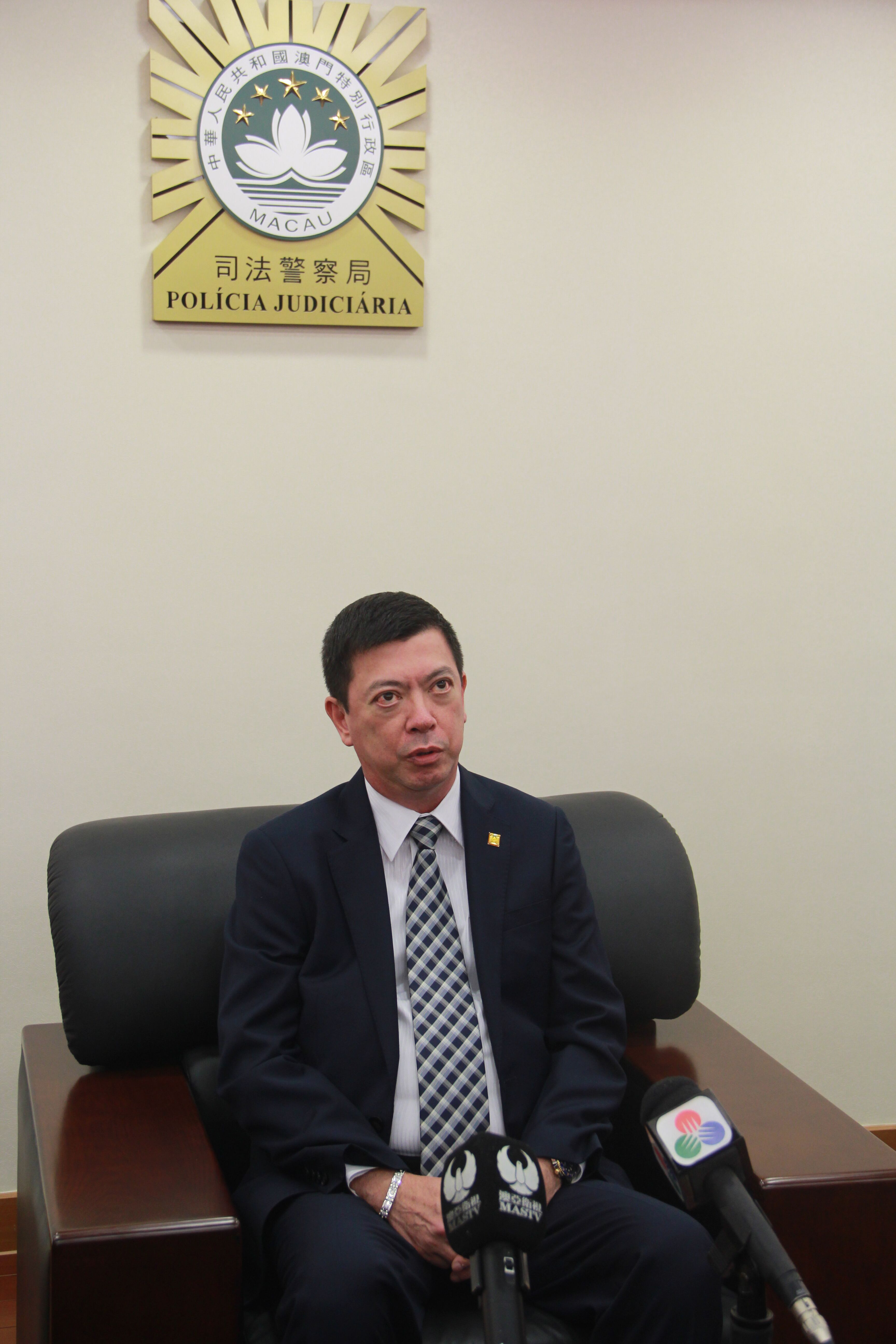 政府周五對公務員頒發勞績獎章