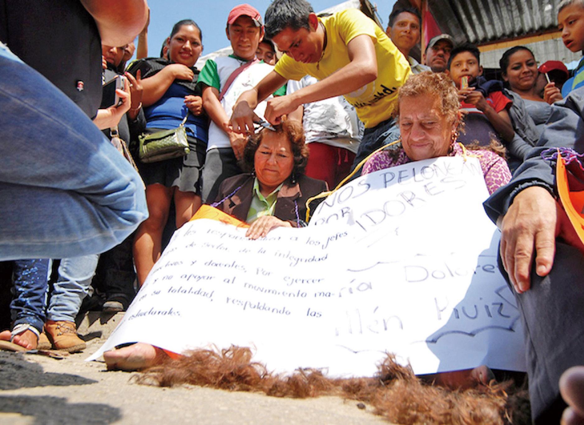 遭剃頭遊街批鬥