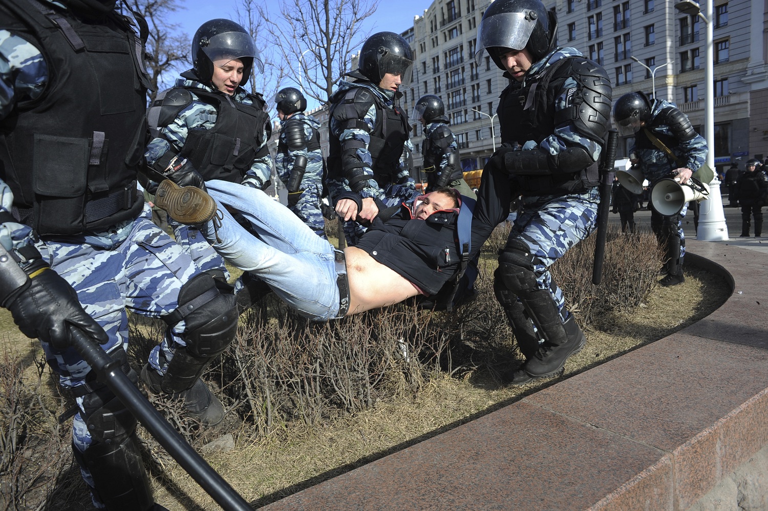 莫斯科千人被捕