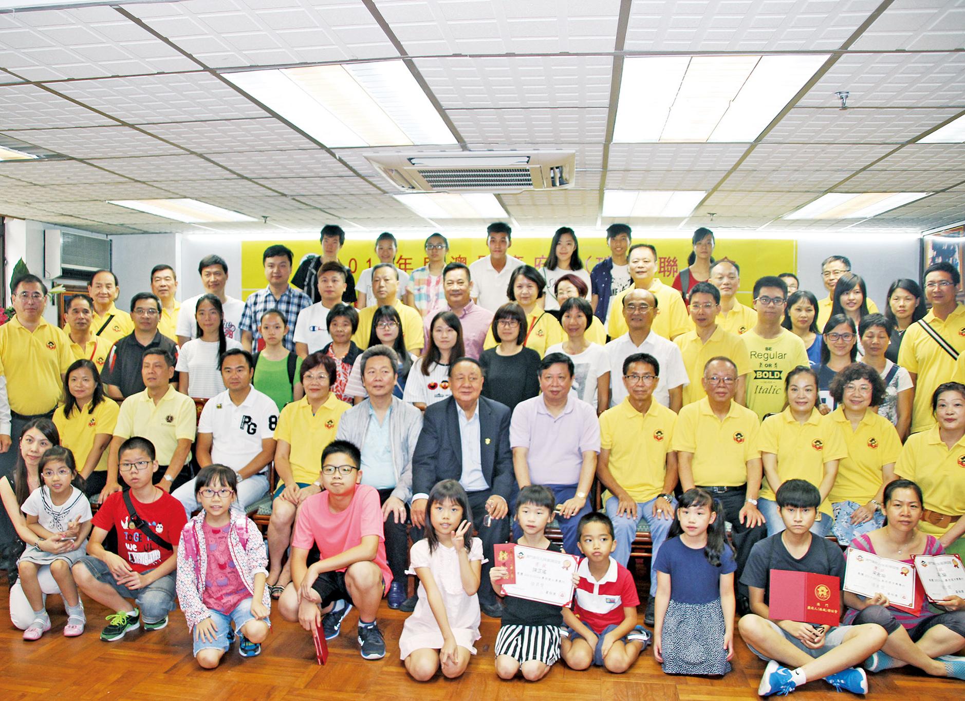 珠璣會向優秀生頒發獎學金