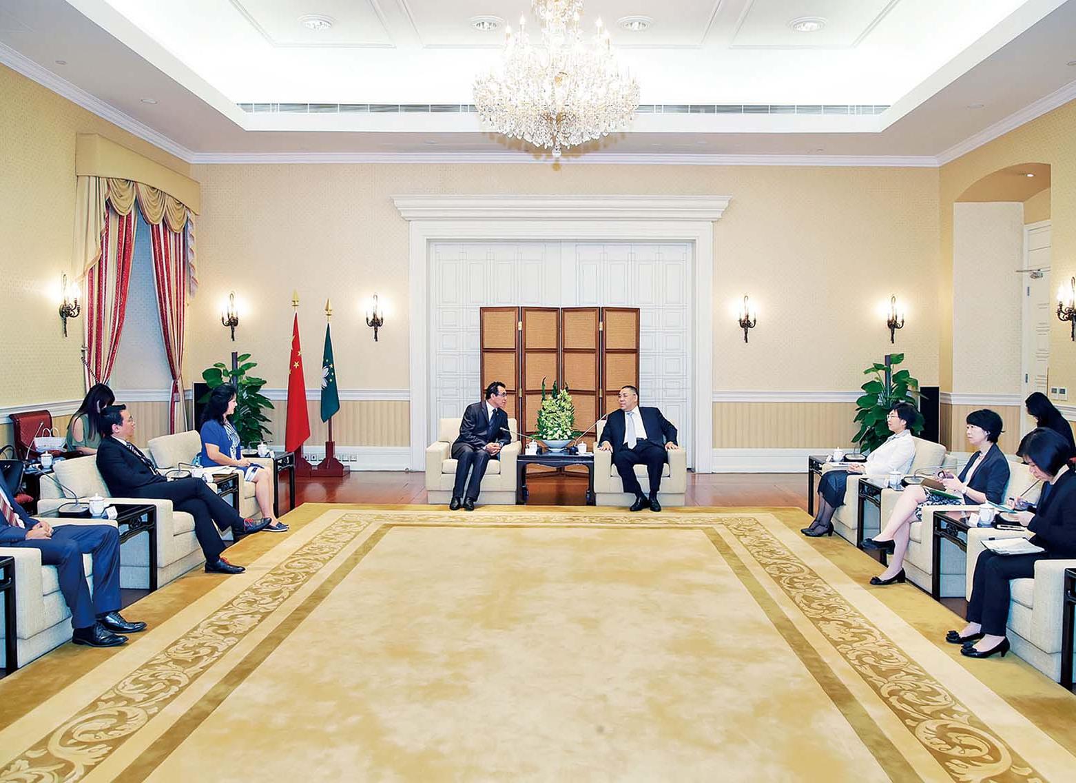 高天賜冀明年公務員加薪4%