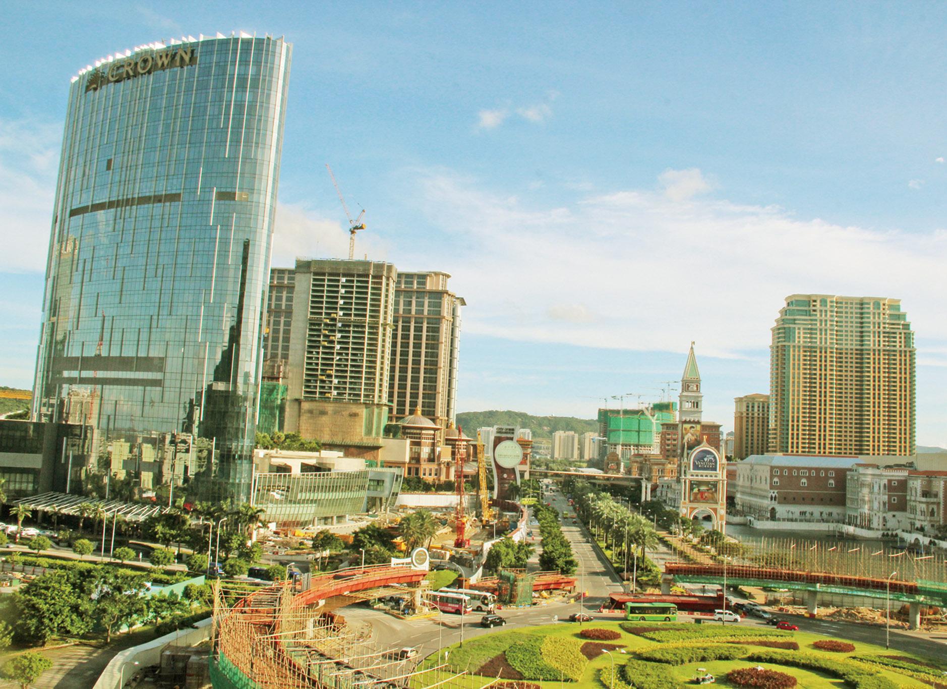 莊荷老公偕妻起賭場尾注