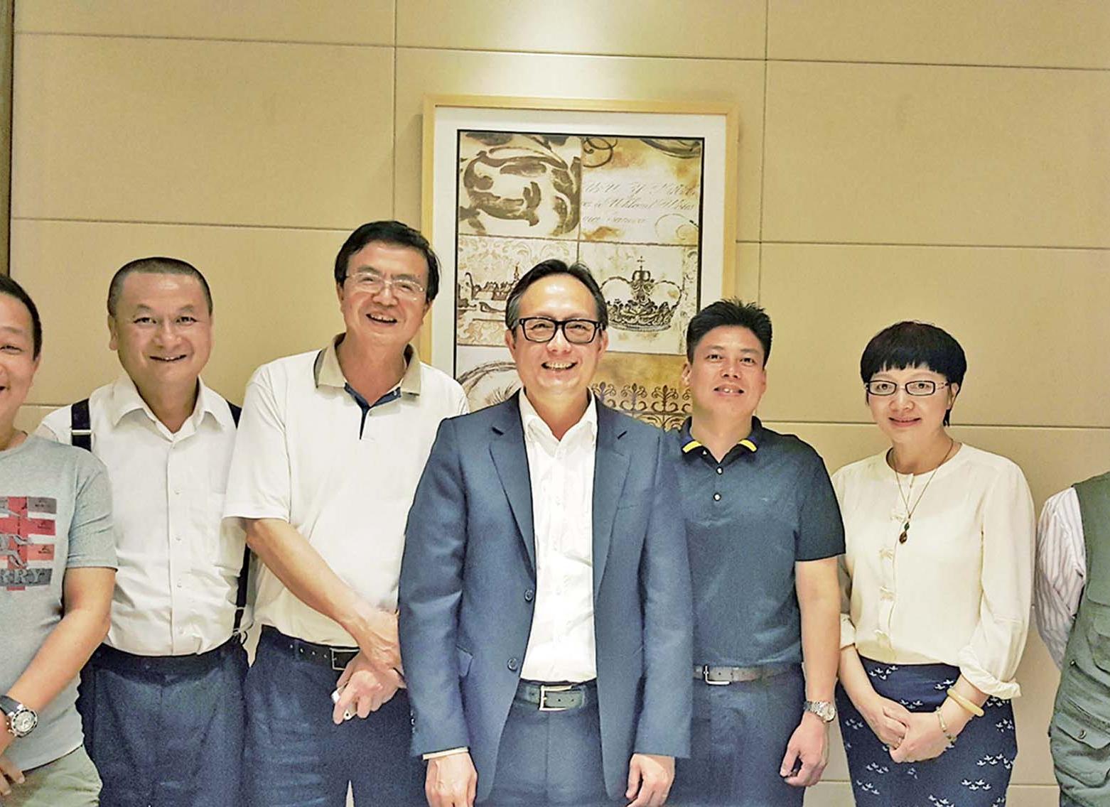 邀京校友參盛會