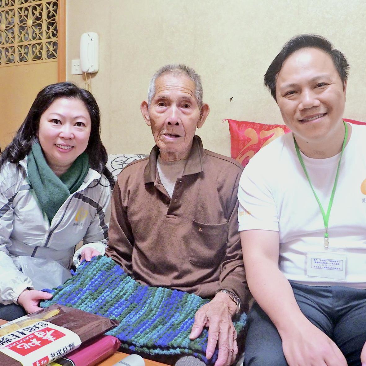 銀娛義工關愛弱群