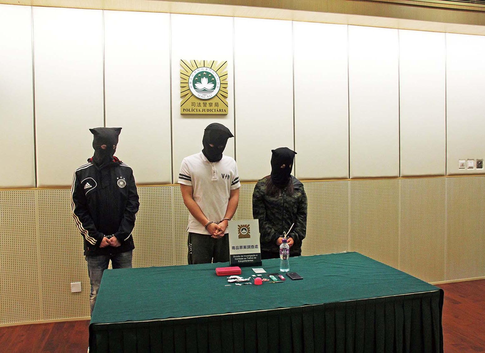 兩男一女涉販毒被捕