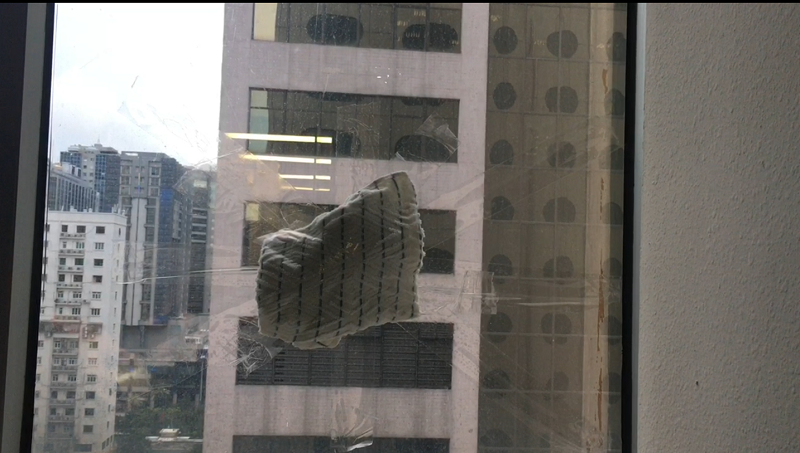 一條毛巾減低玻璃爆碎機會