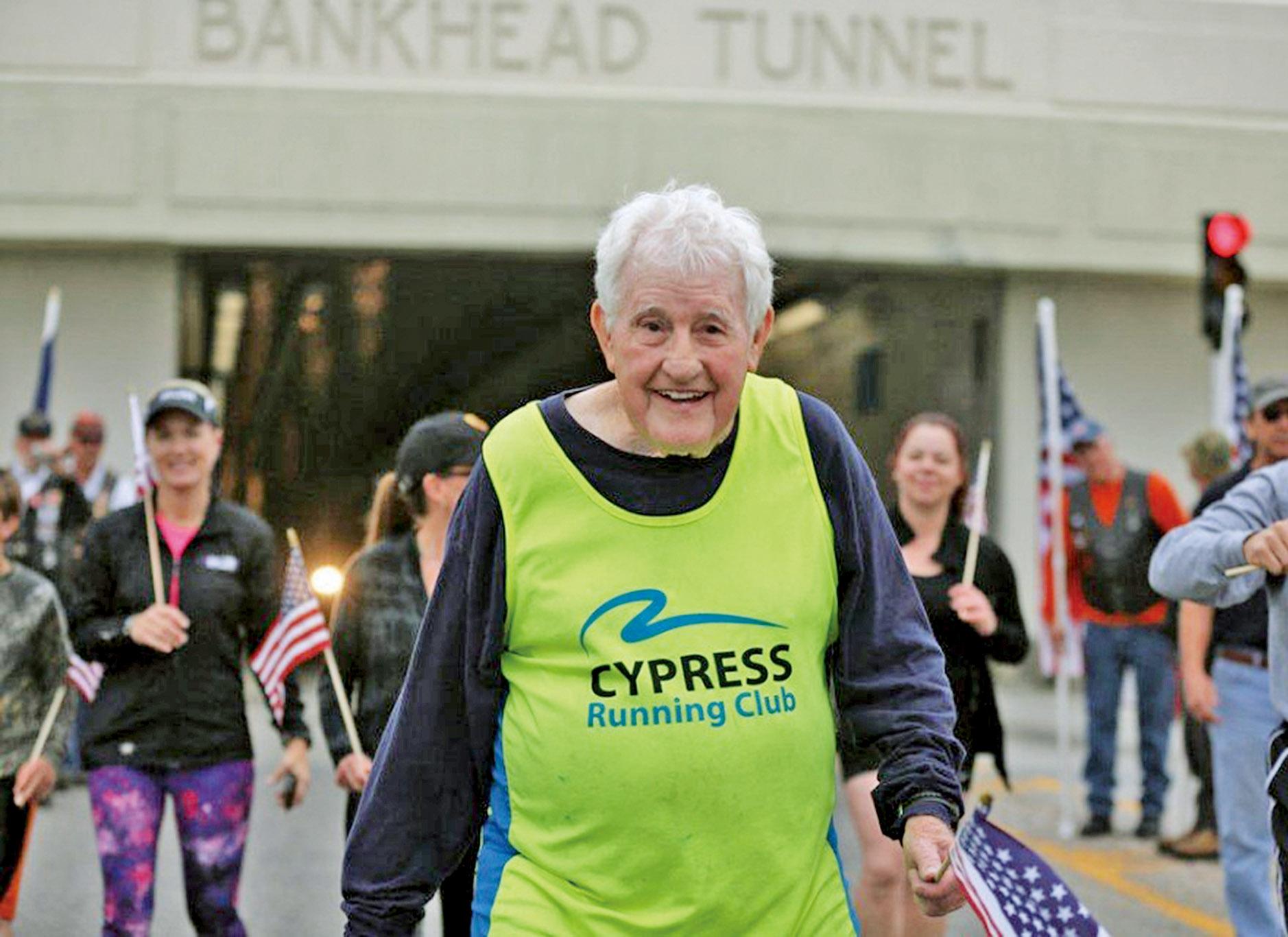 美93歲老兵橫越東西岸