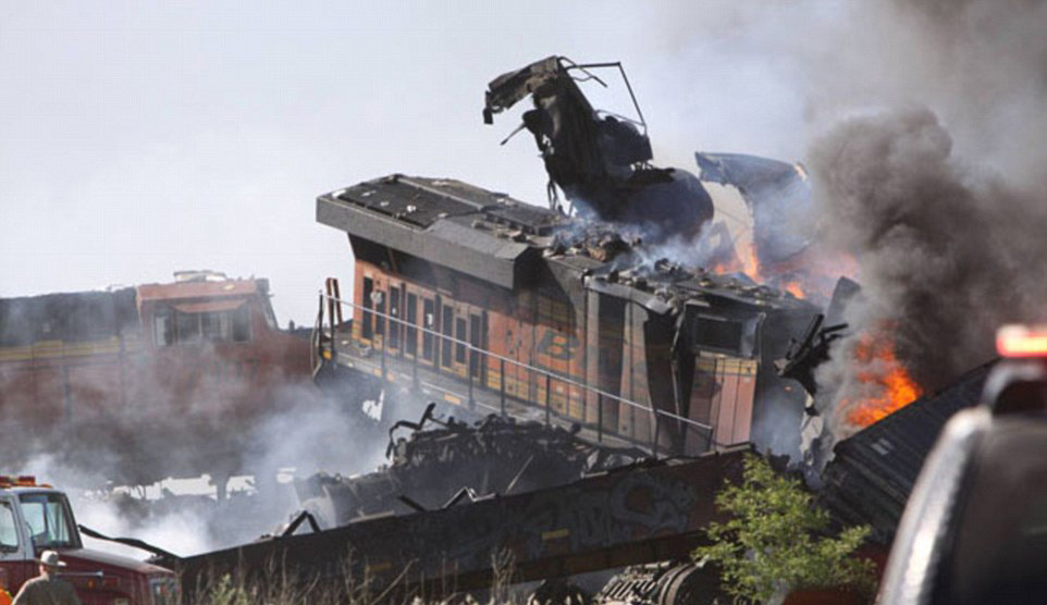 美得州貨運火車對撞最少三死傷