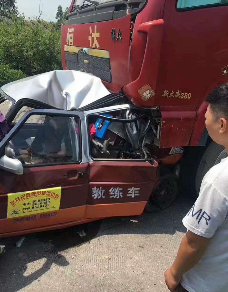 ​珠海發生慘烈車禍一死一傷