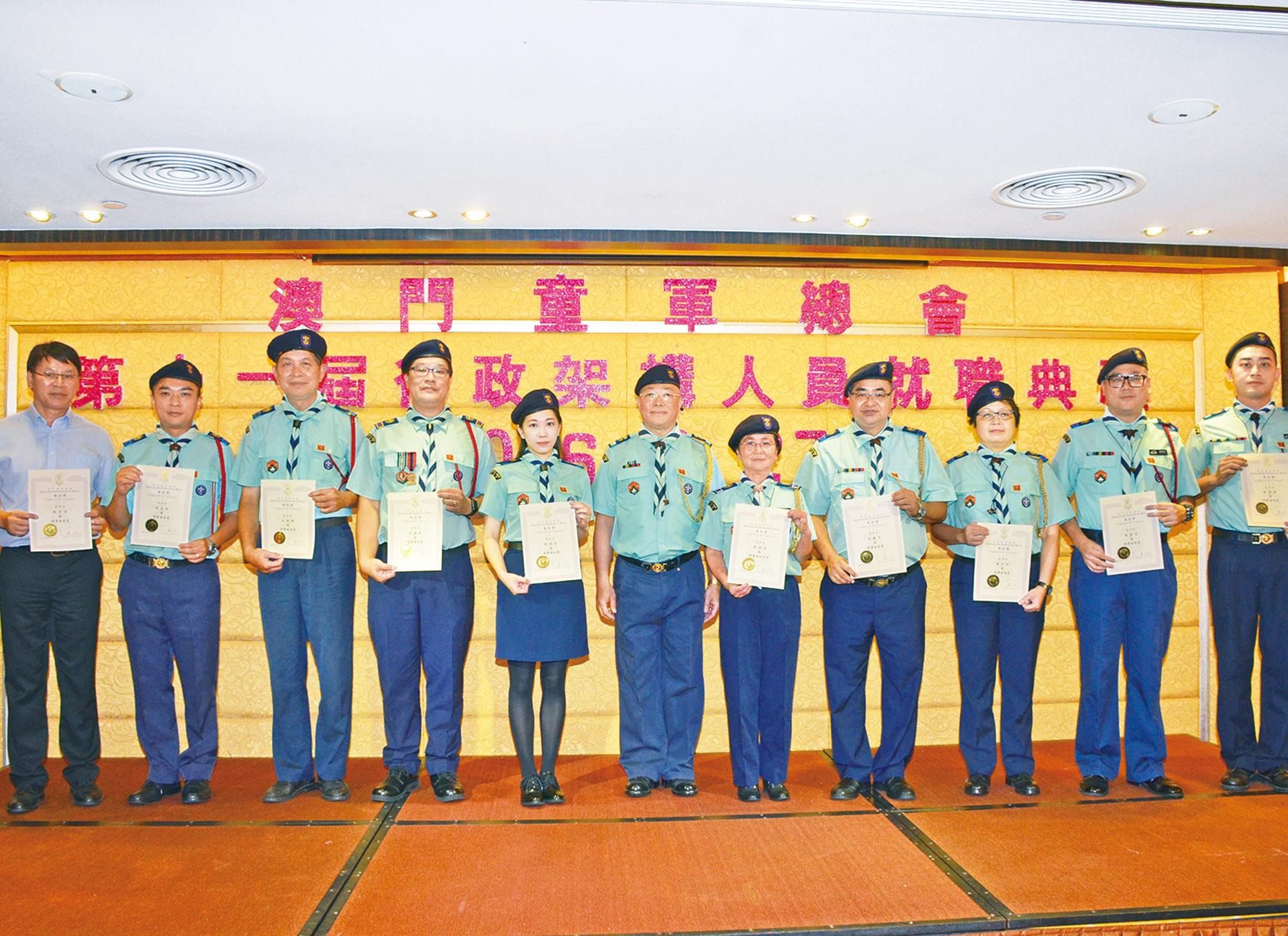 新一屆領導機構成員就職