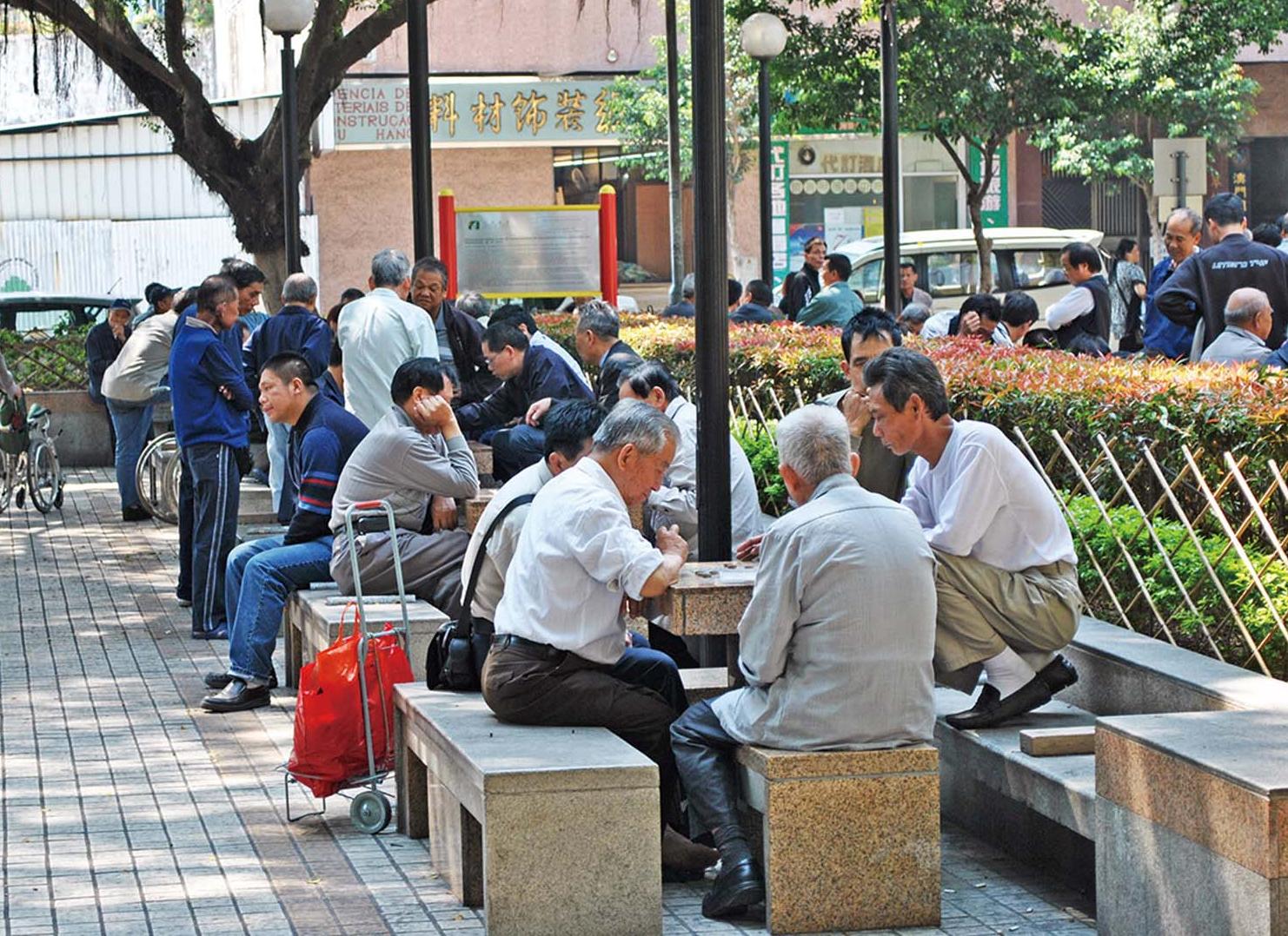 失業7,400人 失業率1.9%