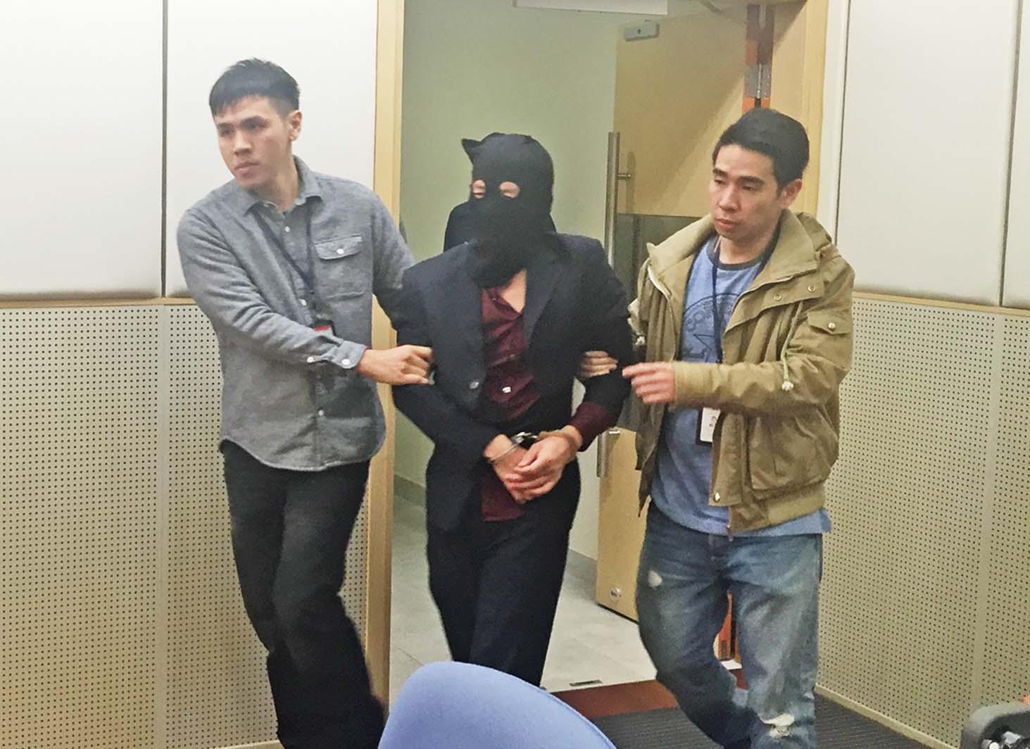 怪賊「犯案戰衣」未穿即入柵