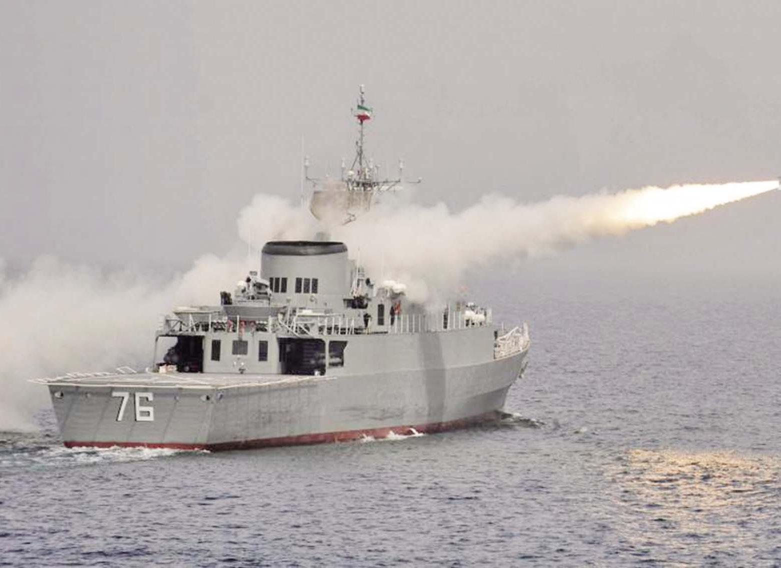 美軍艦靠近遭驅趕