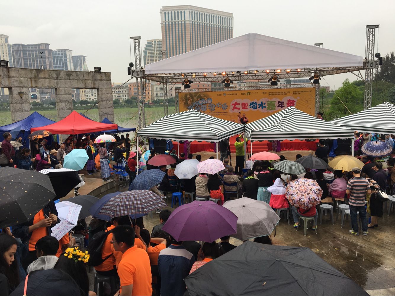 潑水嘉年華首移師龍環葡韻舉行