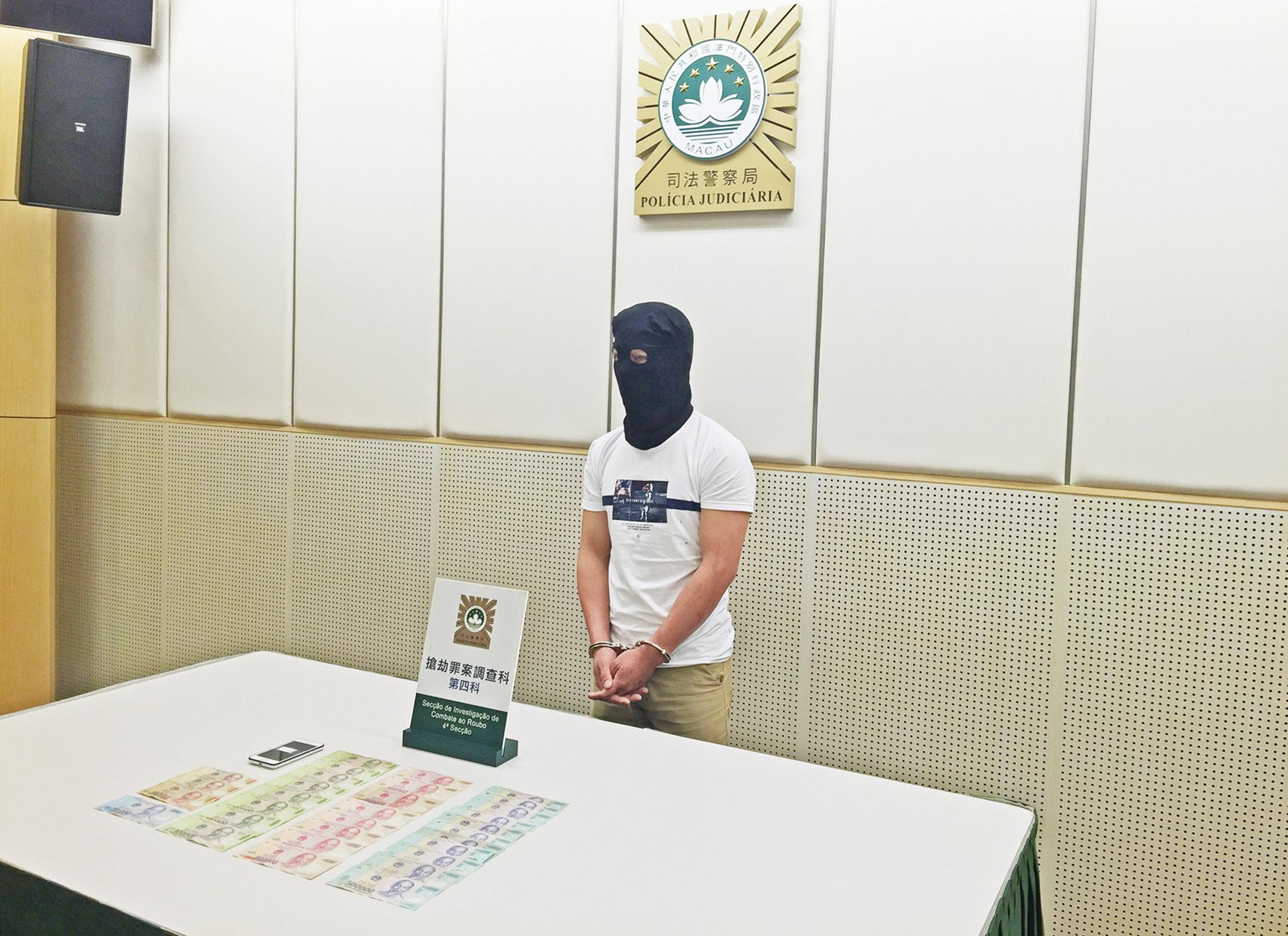 強闖入屋掌摑女同鄉