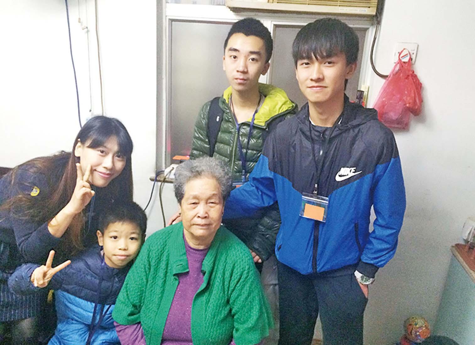 青少年義工探長者談天說地