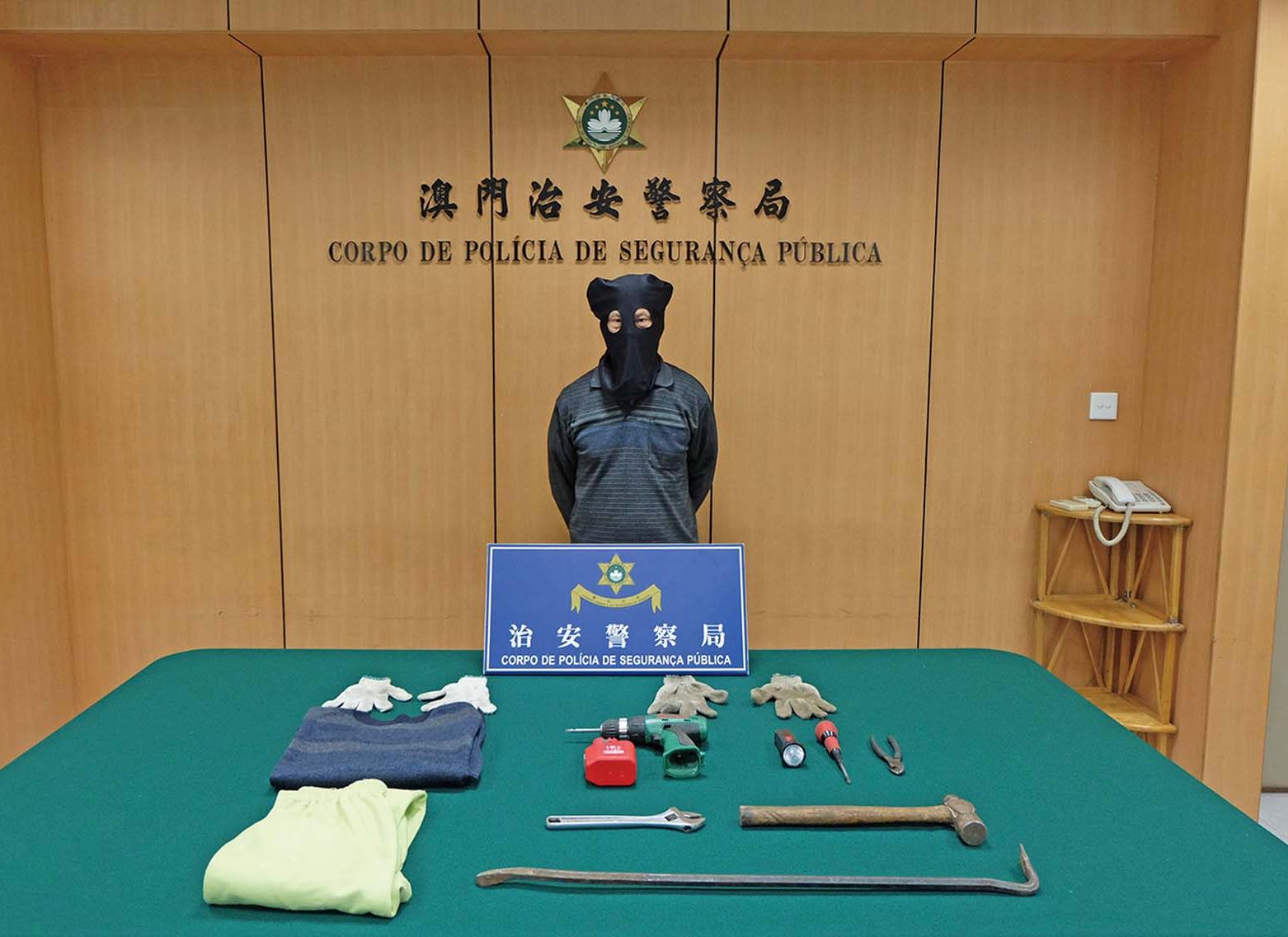 二萬元燈箱50元賤賣