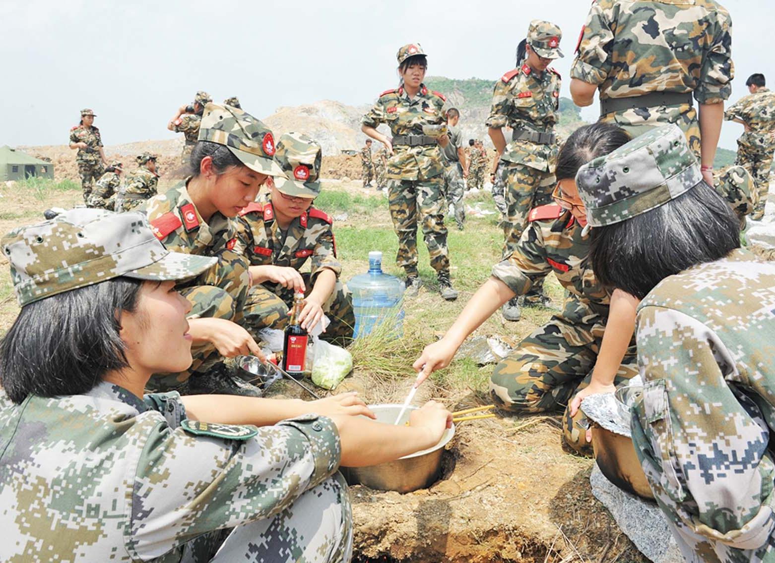 首次在駐澳部隊氹仔軍營舉行