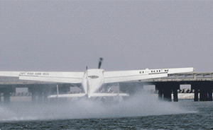 上海水上飛機撞橋五死五傷