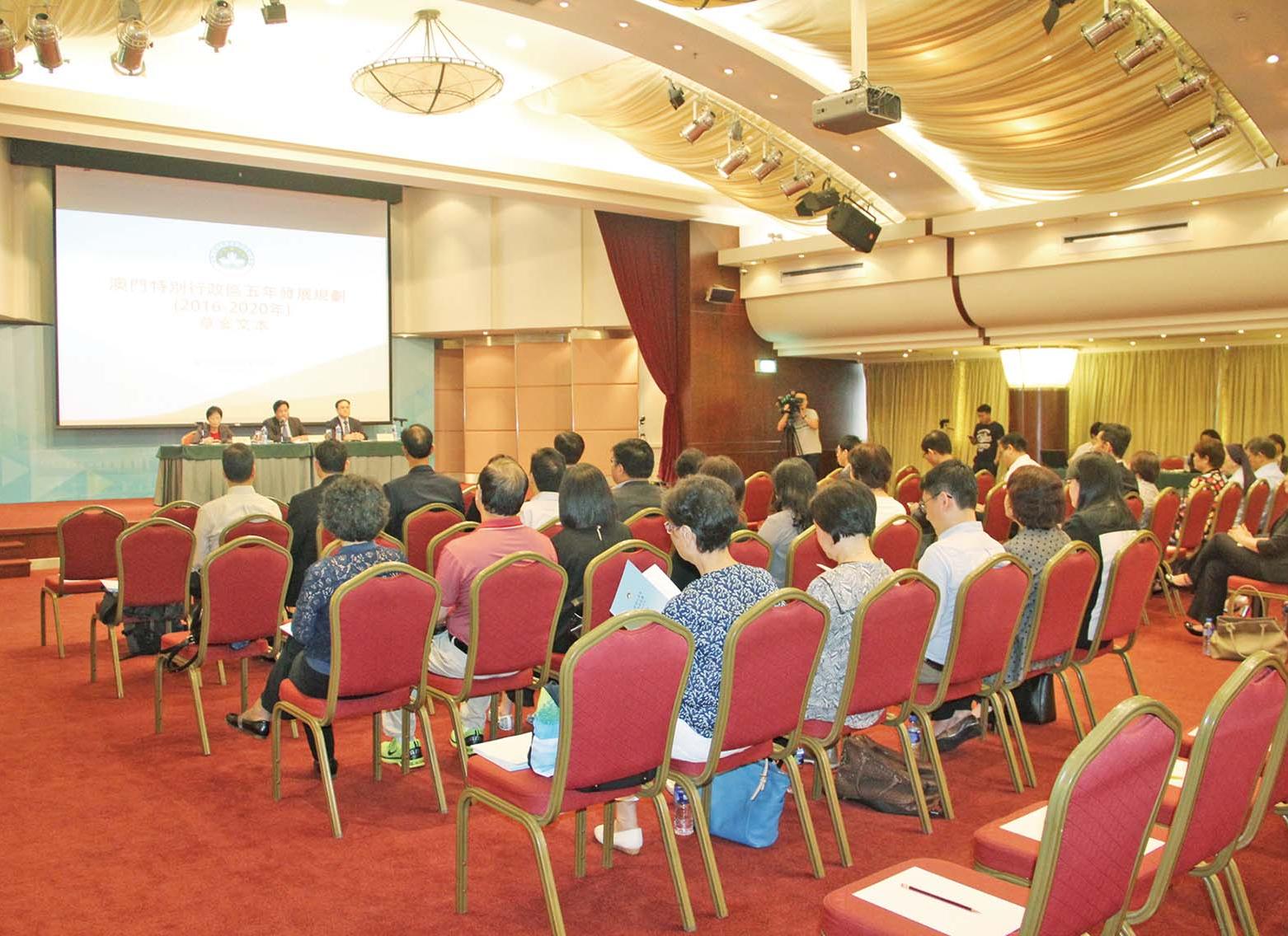 社文司範疇諮委齊獻計