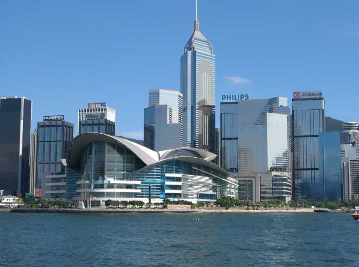 預計香港上半年樓價升近一成
