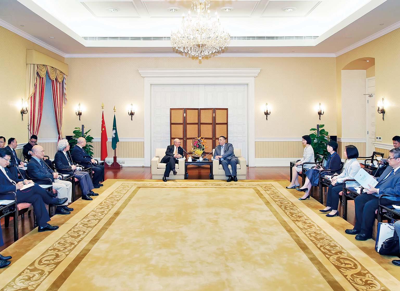 就港澳經濟合作等交換意見