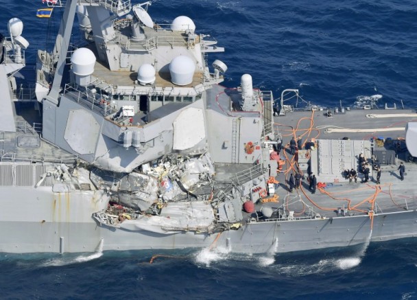 美軍艦與菲貨船相撞三傷七失蹤