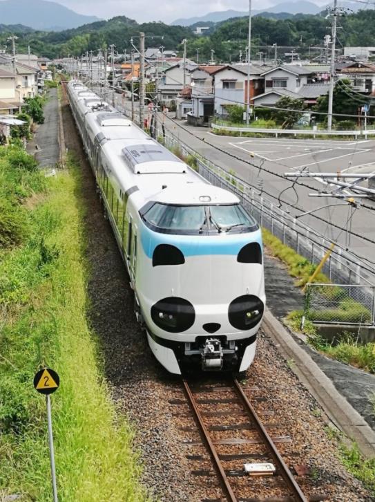 日本JR熊貓列車今日登場