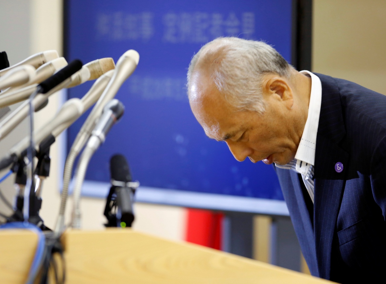 東京都知事宣布辭職