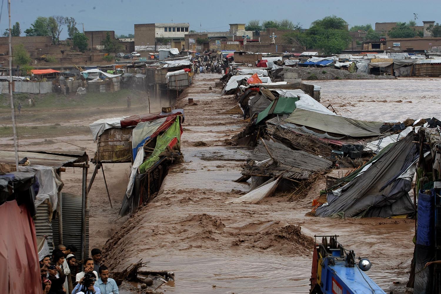 巴基斯坦北部暴雨山崩53死