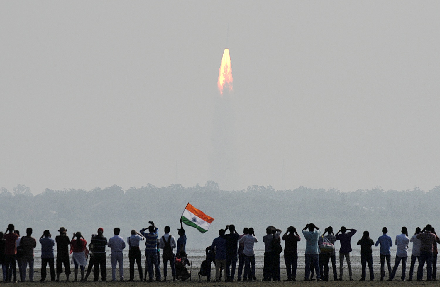 印度一箭載逾百枚衛星升空