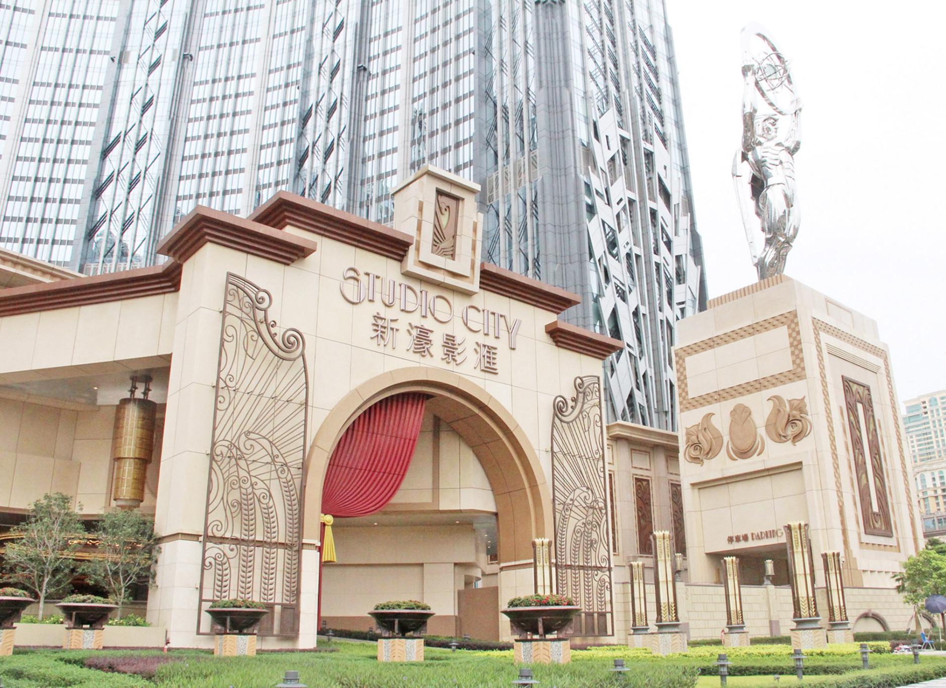 一日兩宗玻璃飛脫傷人