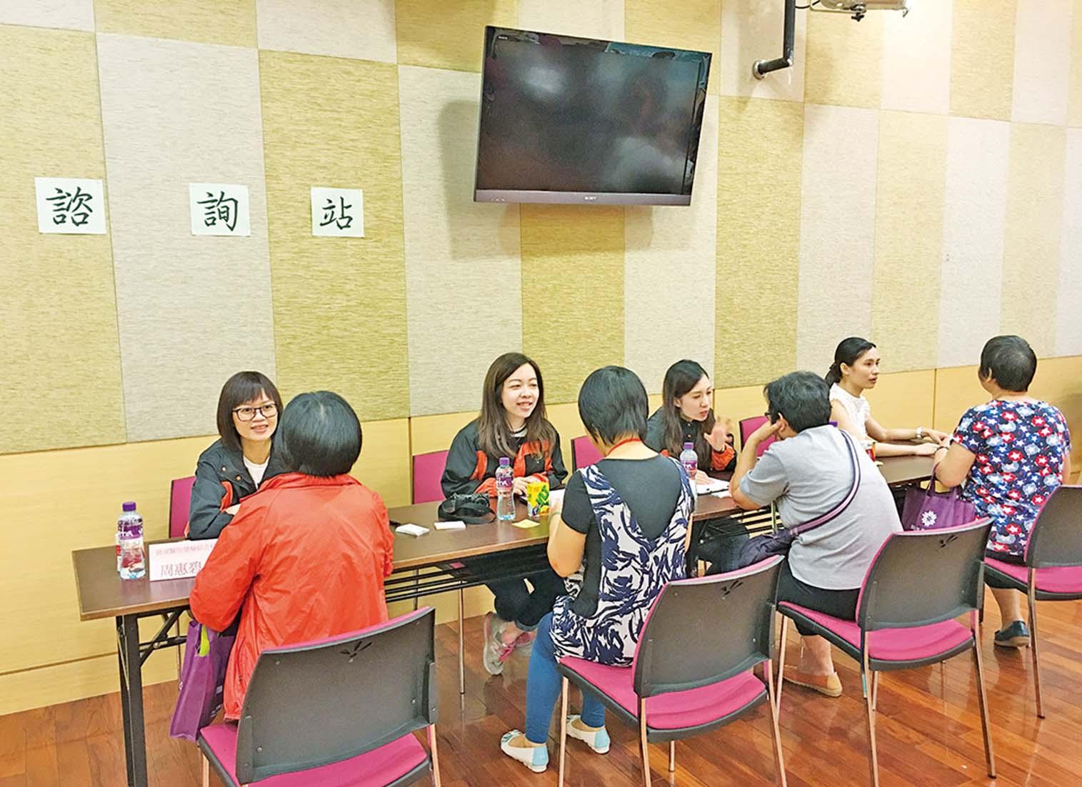 為近百婦女體檢