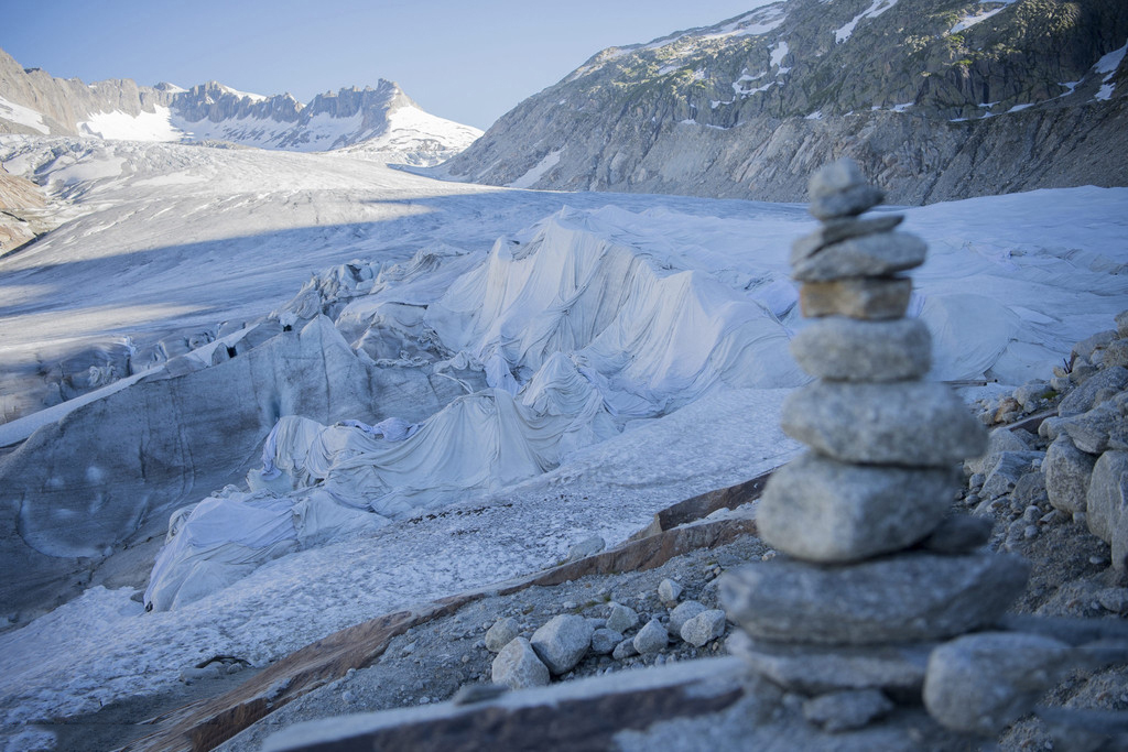 瑞士出奇招保護最古老冰川