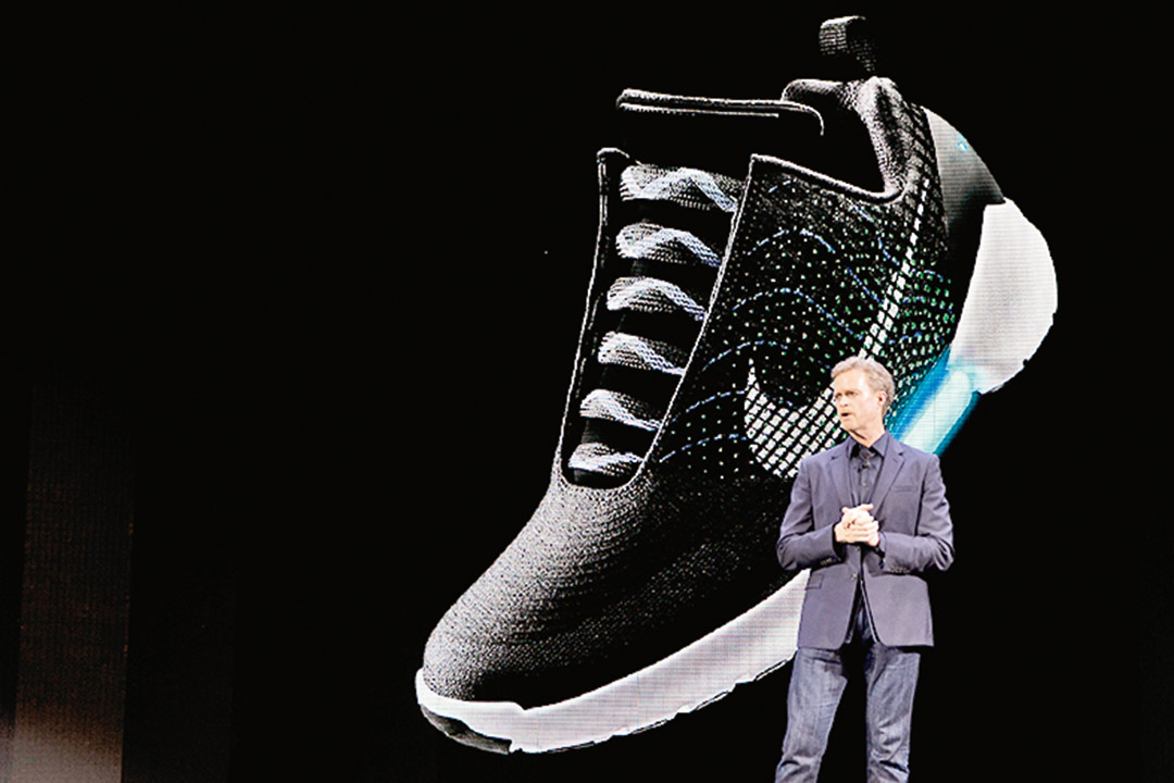 Nike推首款自動綁帶鞋