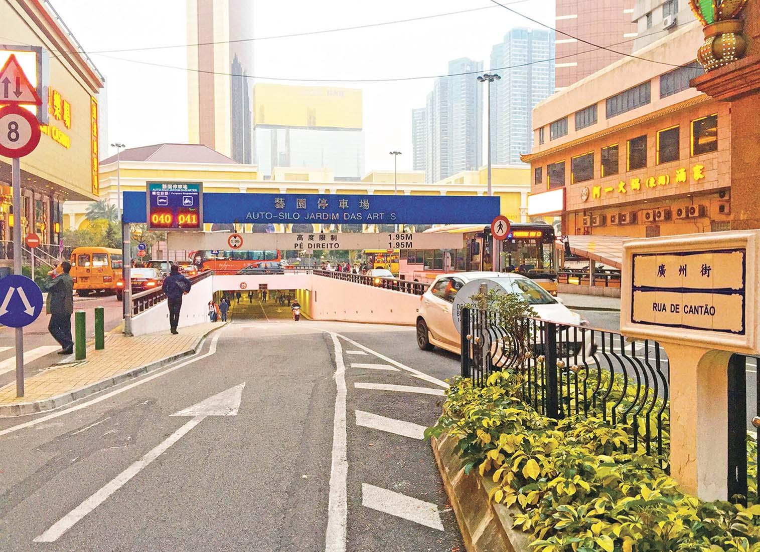 大年初一糾眾襲警