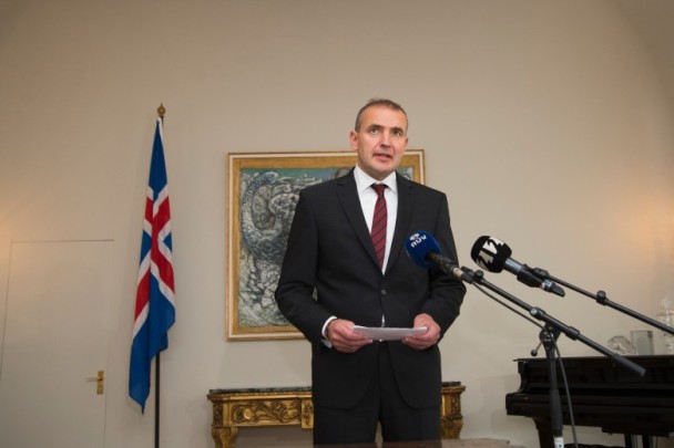 解散國會 冰島下月底提早大選