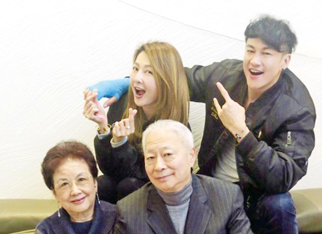 宣布同女友註冊結婚