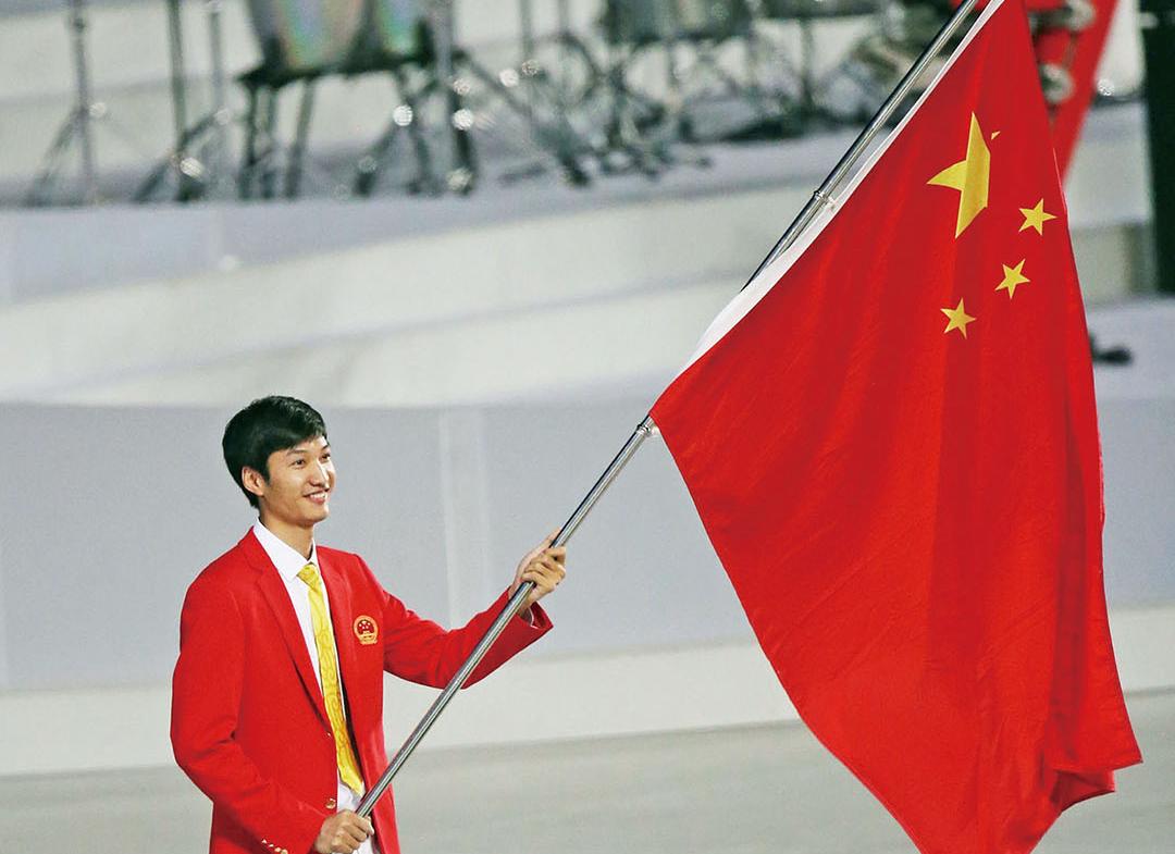 雷聲擔任中國奧運持旗手
