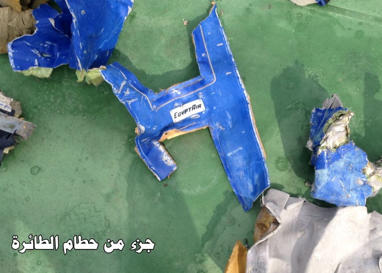埃及軍方首公開埃航客機殘骸照