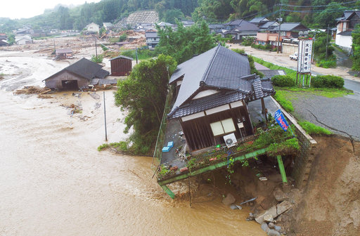 日本九州暴雨增至16死