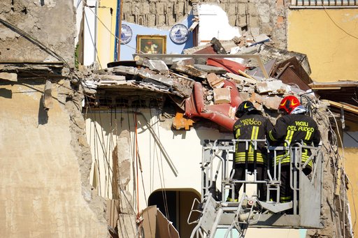 意大利五層高住宅倒塌八人被埋