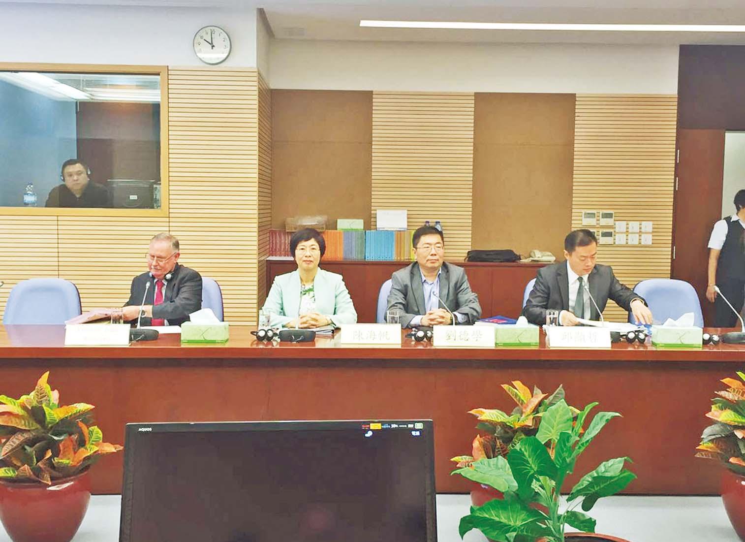 建議要五年律師經驗