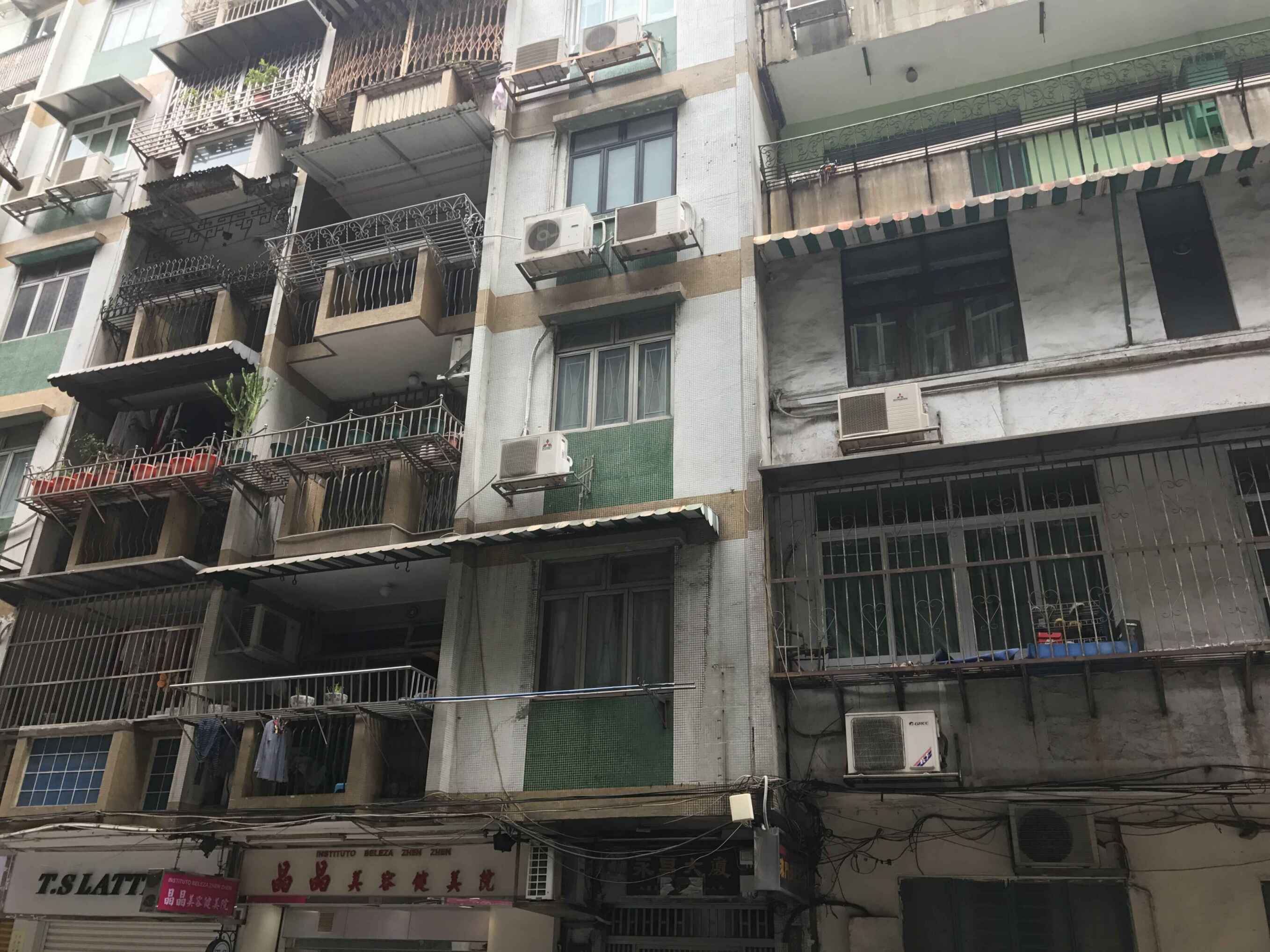 男長者疑廁所吸入一氧化碳不適