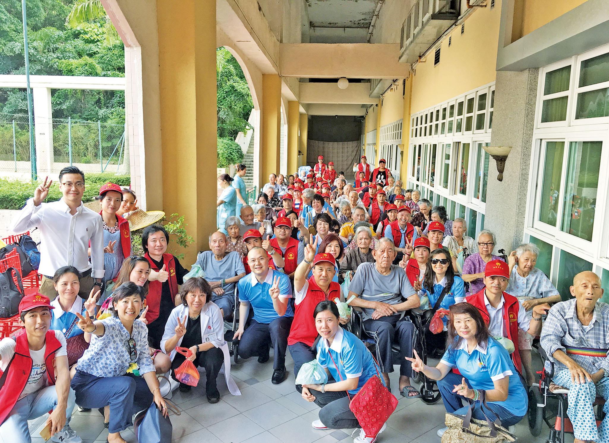 澳浙義工團攜手送愛護老院