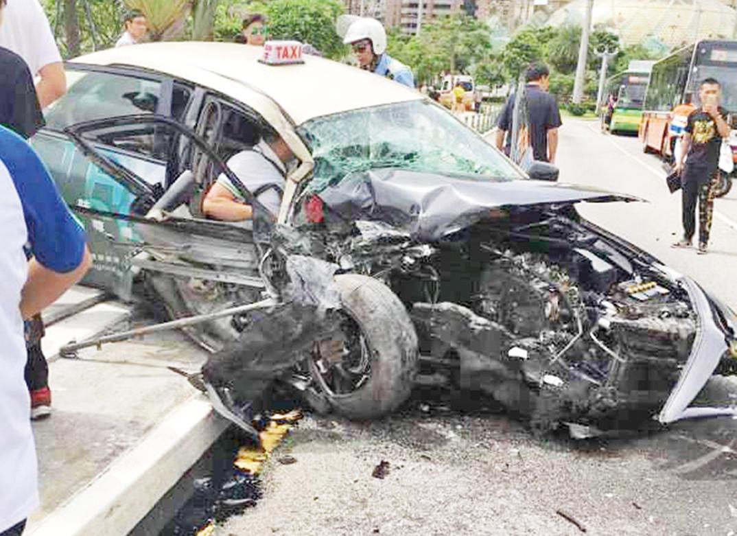 意外七人傷 的士司機命危