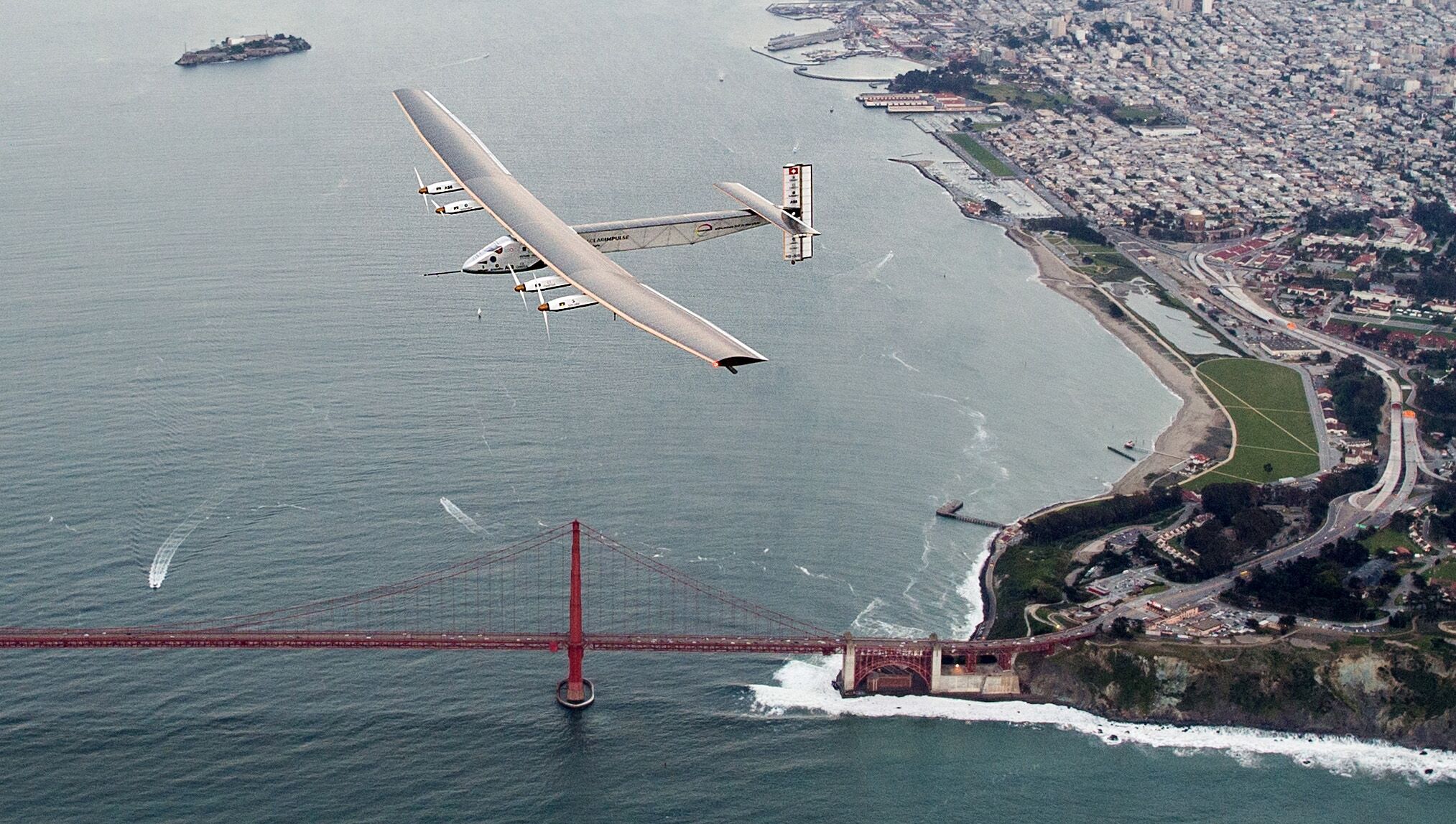 全球最大太陽能飛機飛抵加州