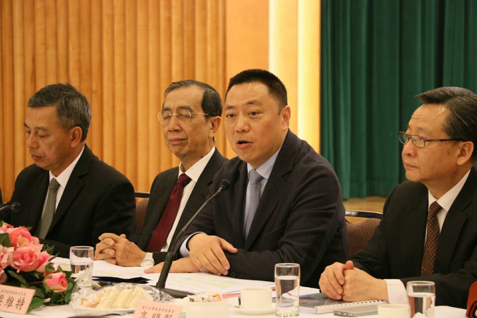 梁維特：經濟回暖勿掉以輕心