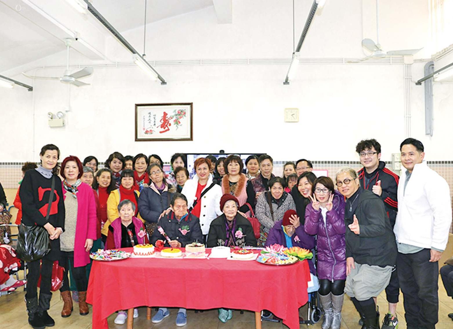 為「老友記」慶生