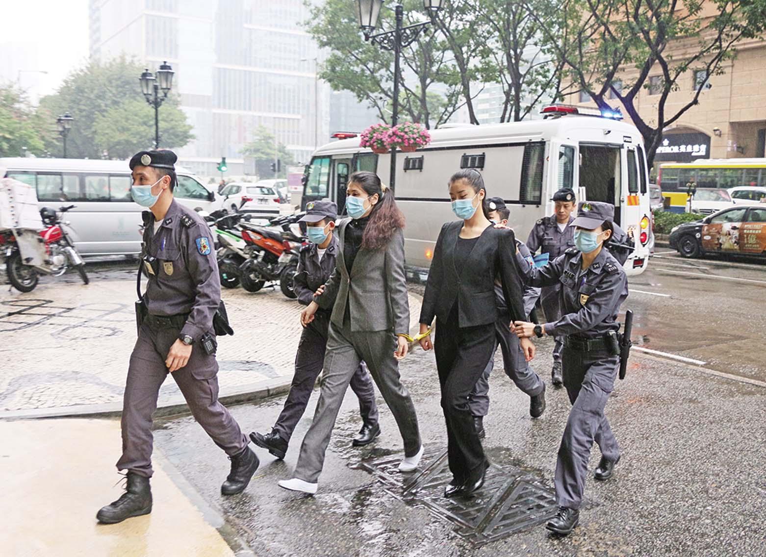 「老何」面試畀茶錢入場費